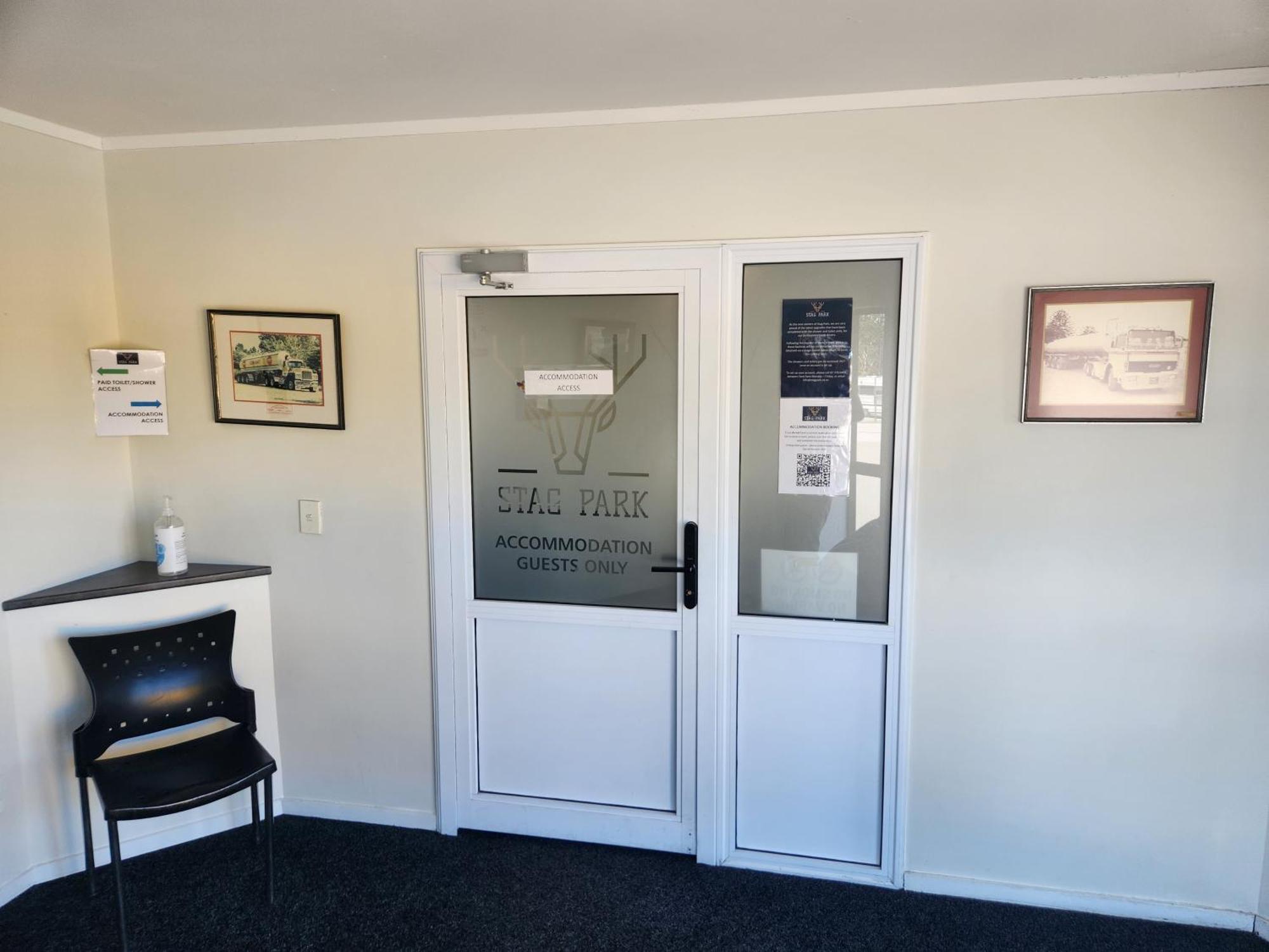 Stag Park Accommodation Таупо Экстерьер фото